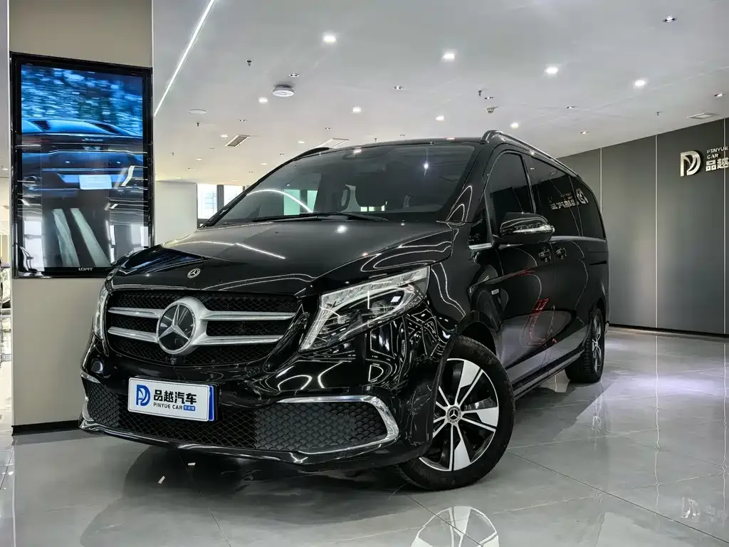 Mercedes-Benz V-Class — фото 1