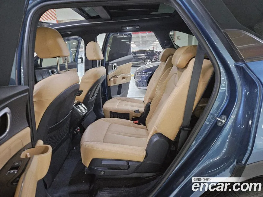 Kia Sorento — фото 8