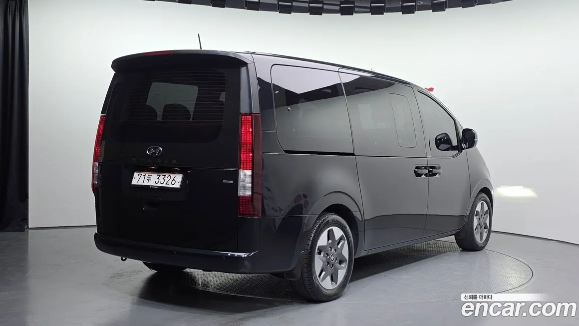 Hyundai Staria — фото 2