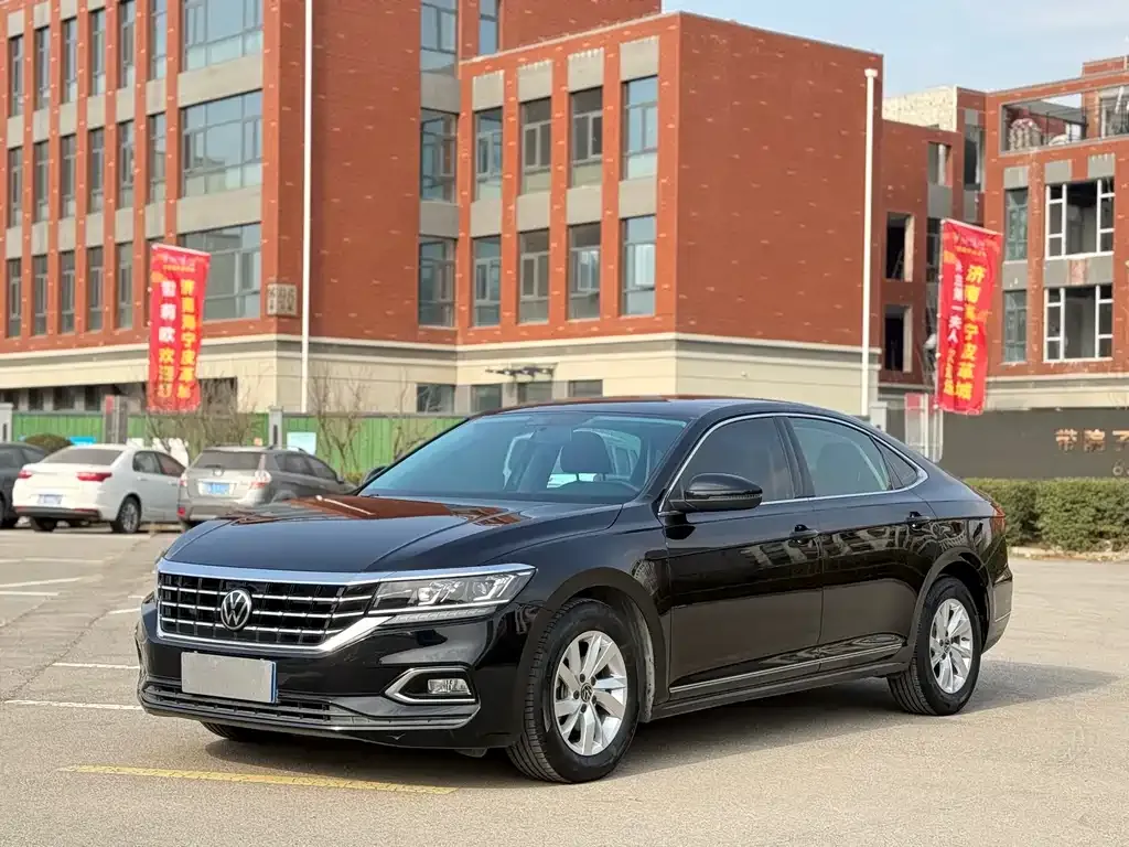 Volkswagen Passat — фото 1