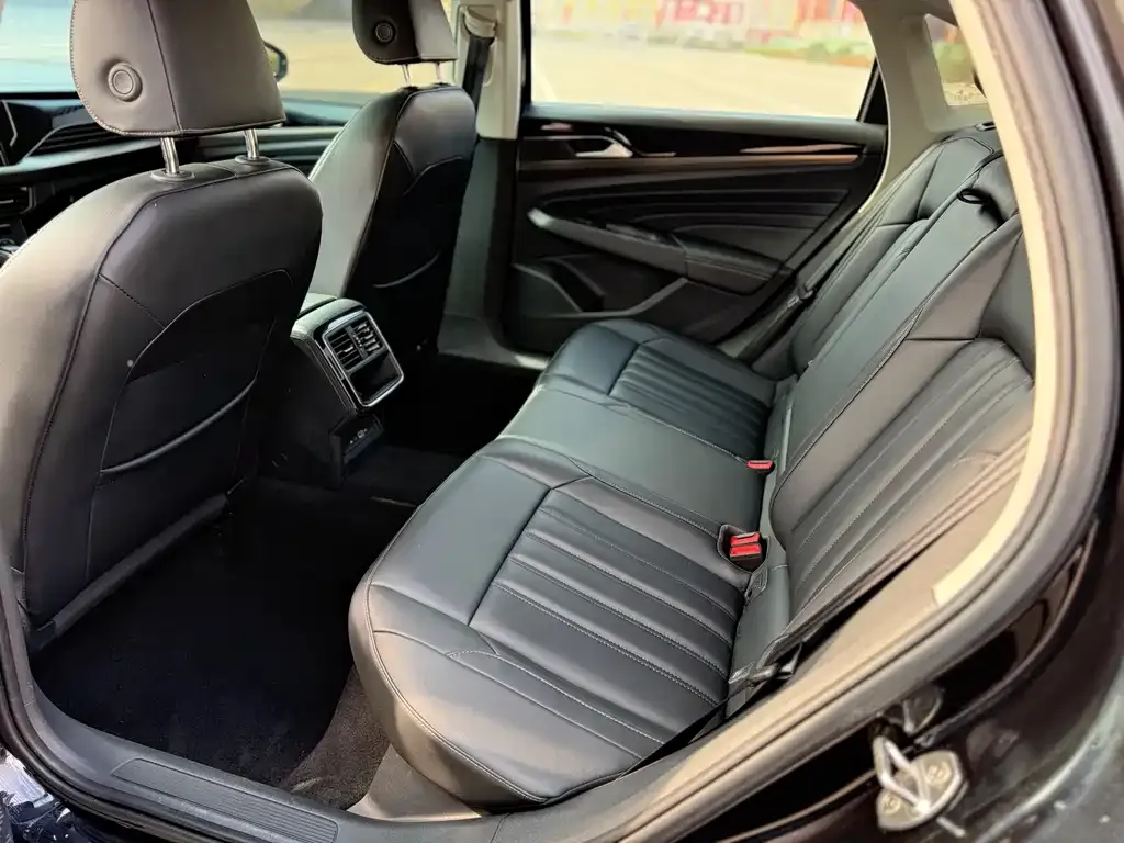 Volkswagen Passat — фото 5