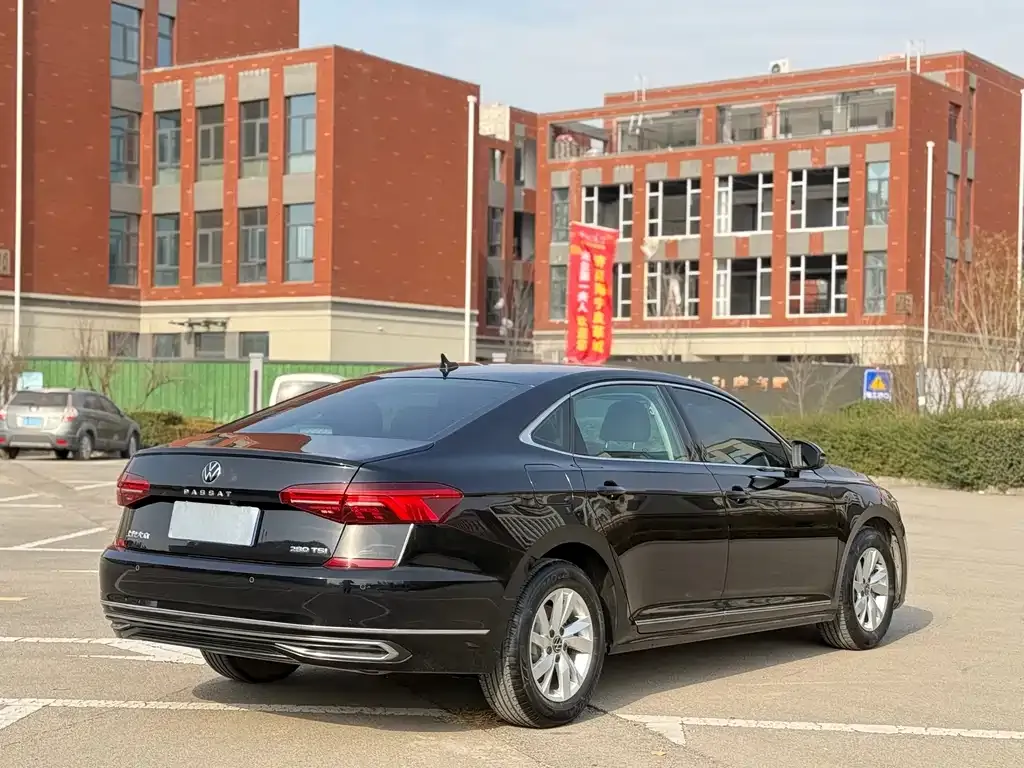 Volkswagen Passat — фото 9