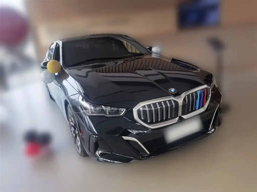 BMW 5 Series — фото 2