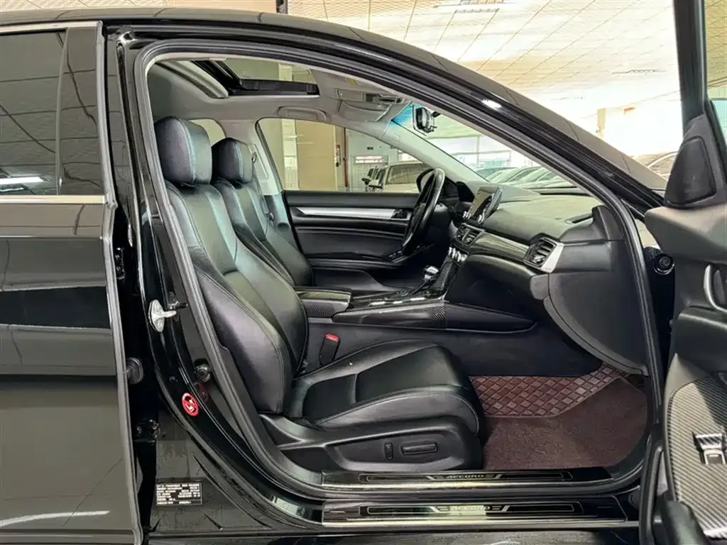 Honda Accord — фото 6