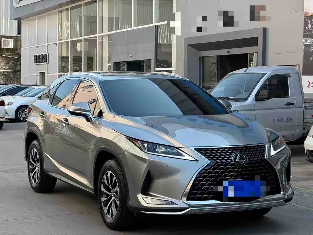 Lexus RX — фото 1
