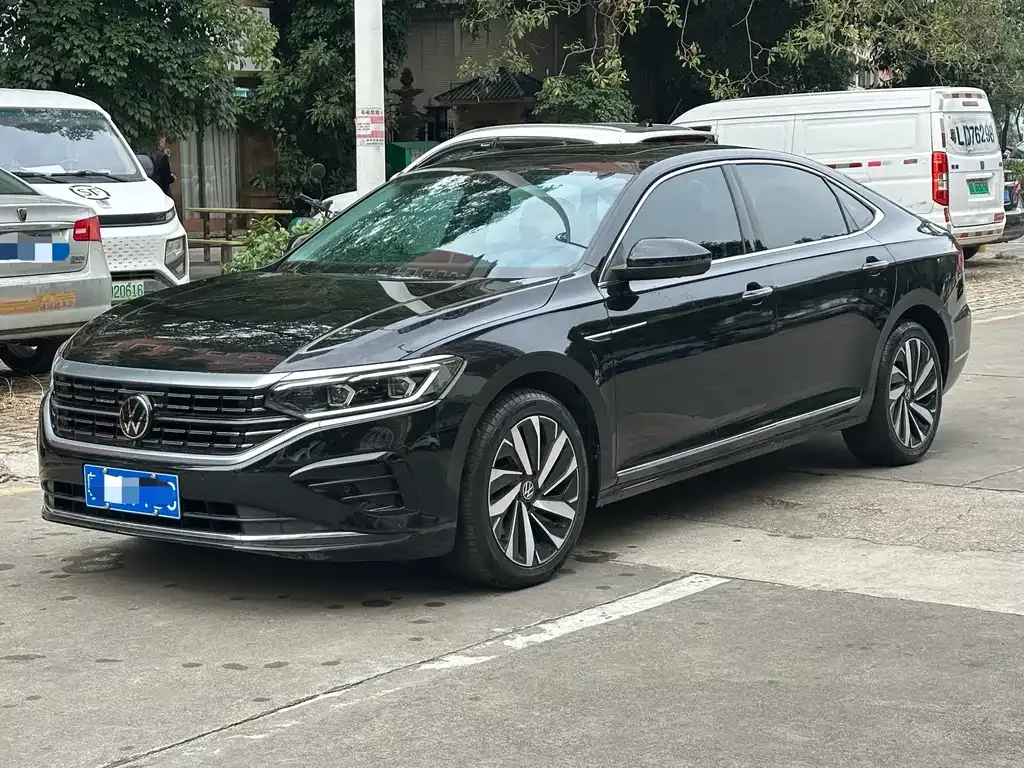 Volkswagen Passat — фото 1
