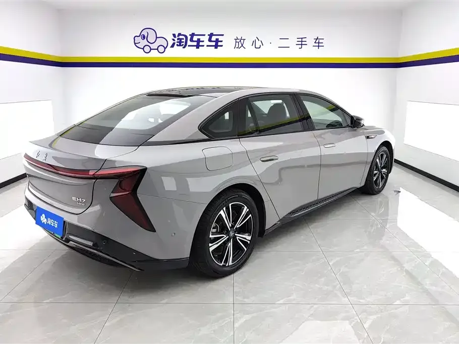 Hongqi EH7 — фото 9