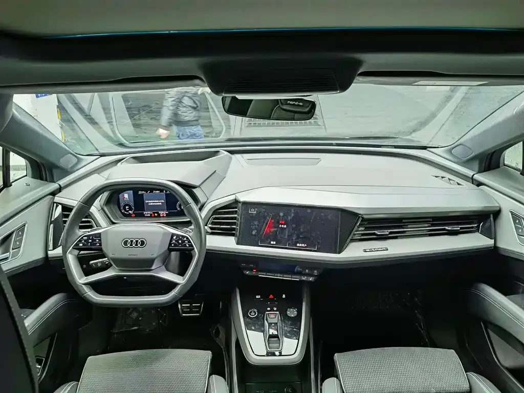 Audi Q5 e-tron — фото 6