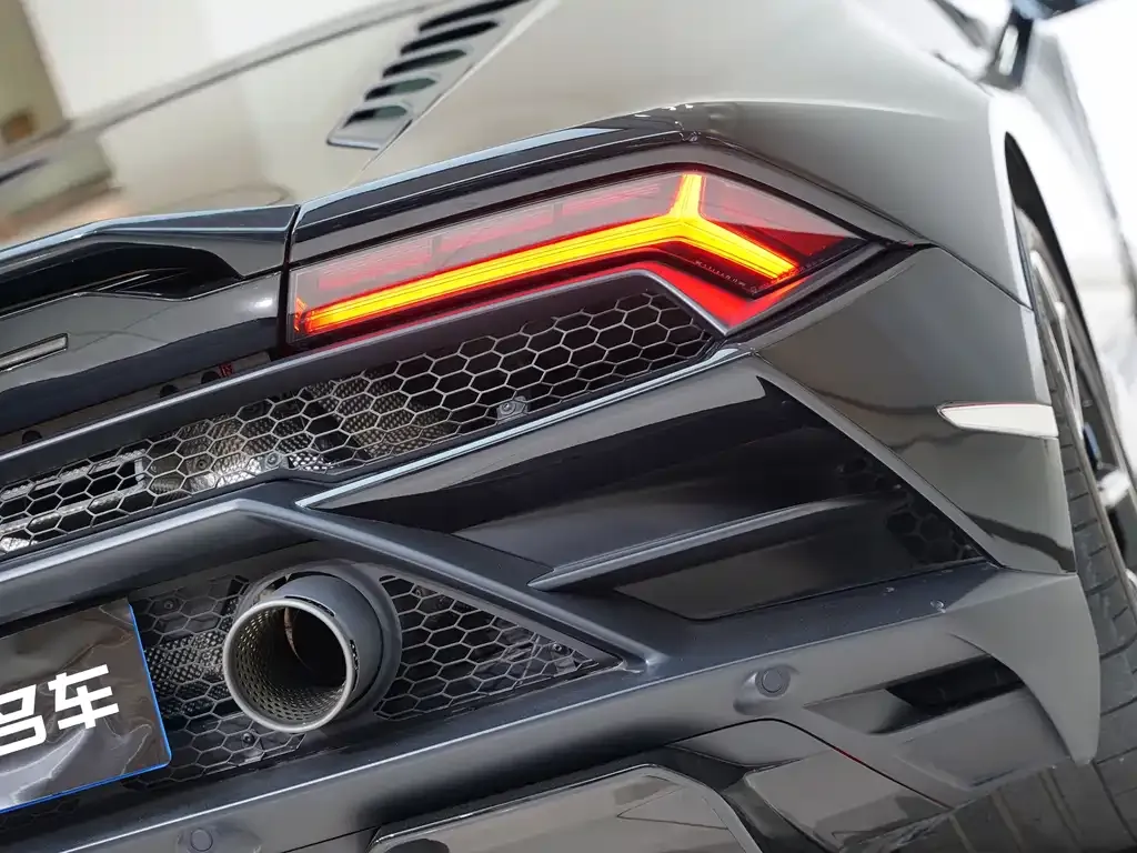Lamborghini Huracan — фото 10
