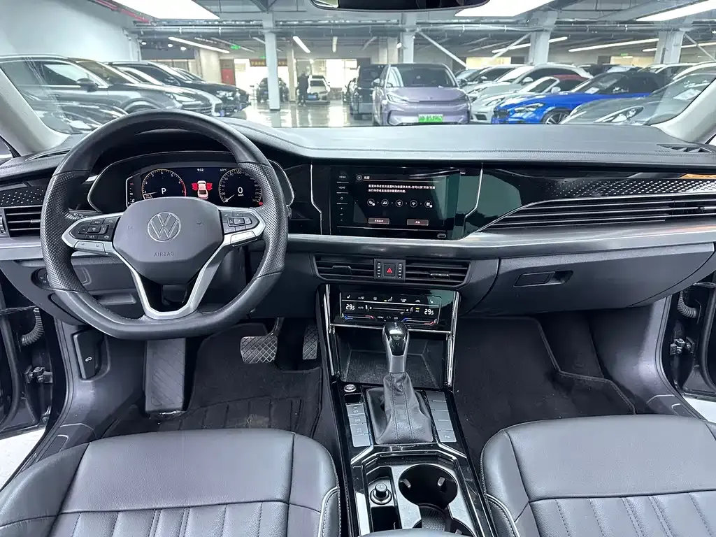 Volkswagen Passat — фото 6