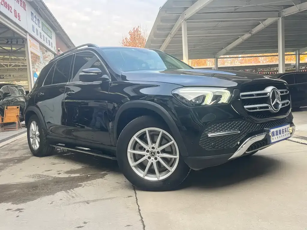 Mercedes-Benz GLE — фото 1