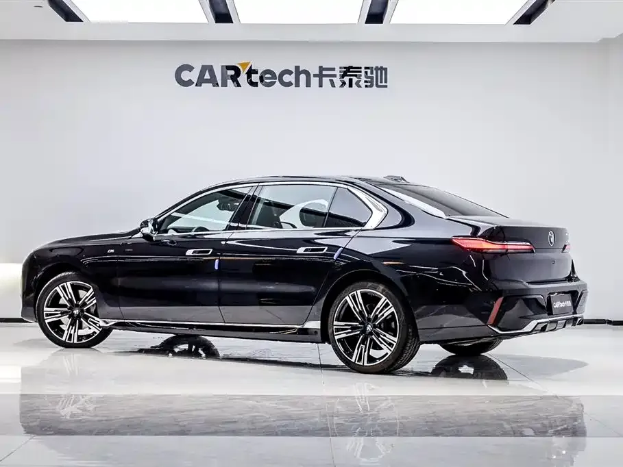 BMW 7 Series — фото 4