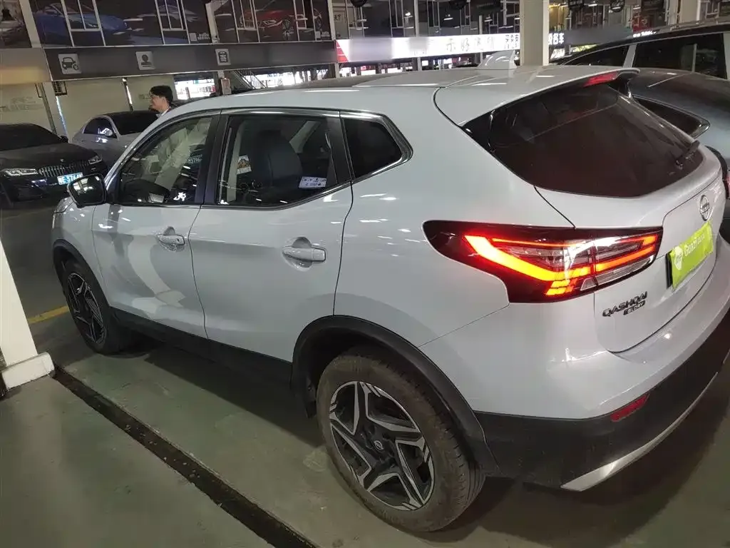 Nissan Qashqai — фото 5