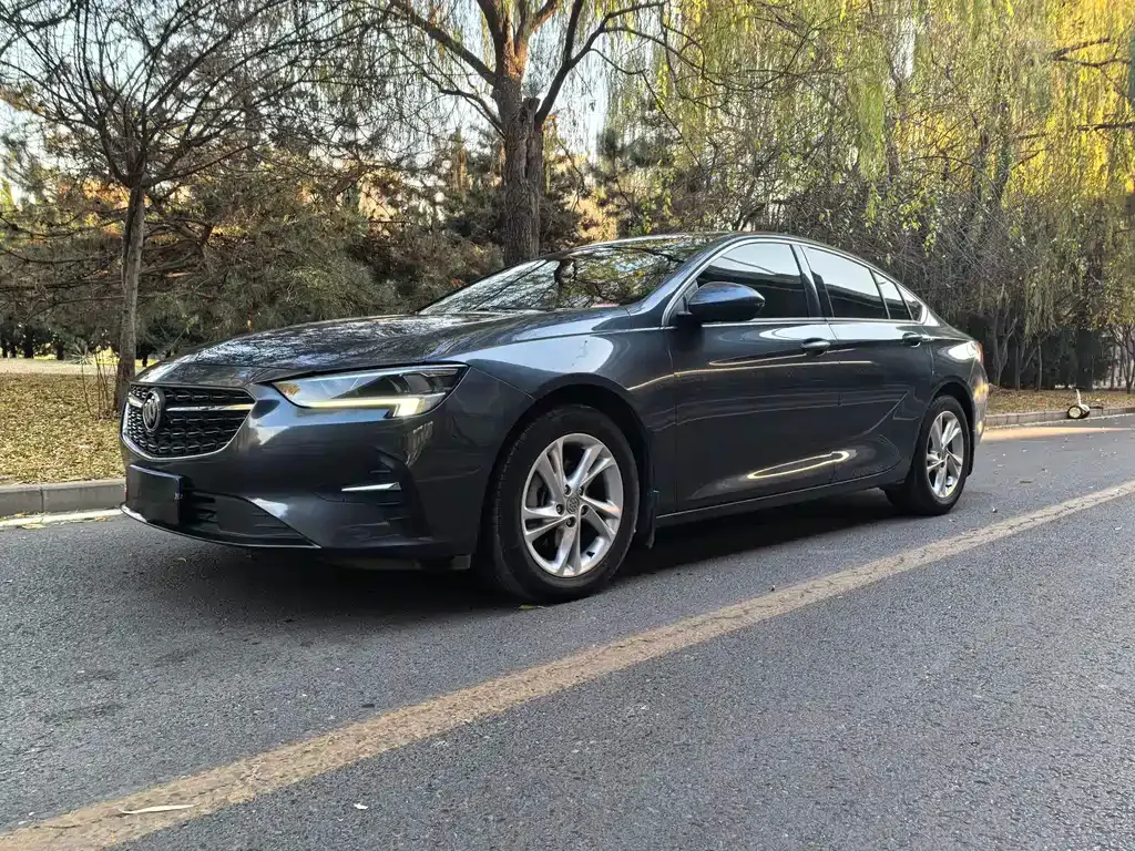Buick Regal — фото 1