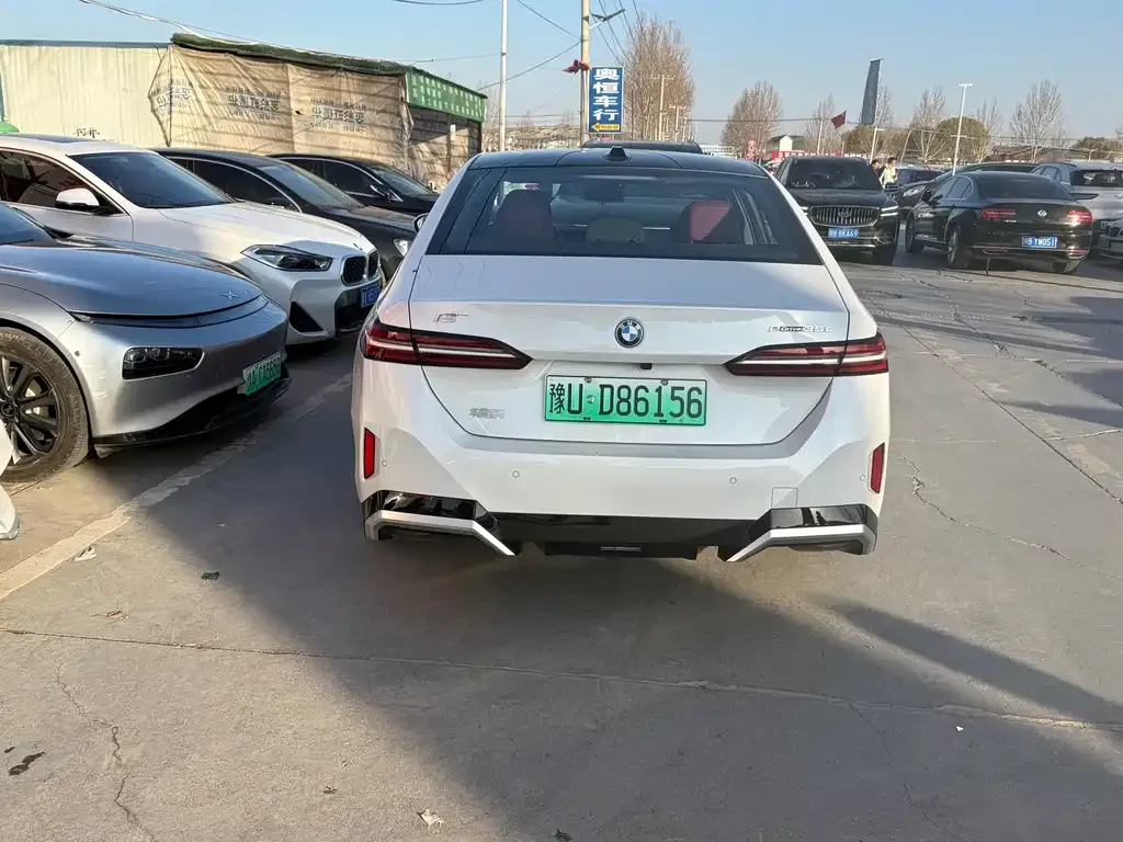 BMW i5 — фото 10