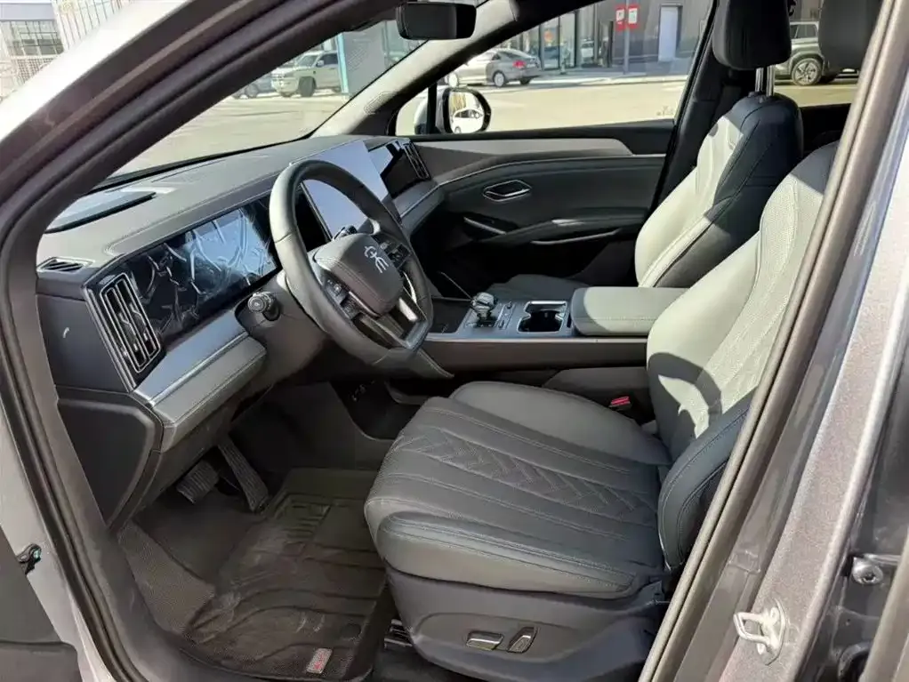 BYD L DM-i — фото 8