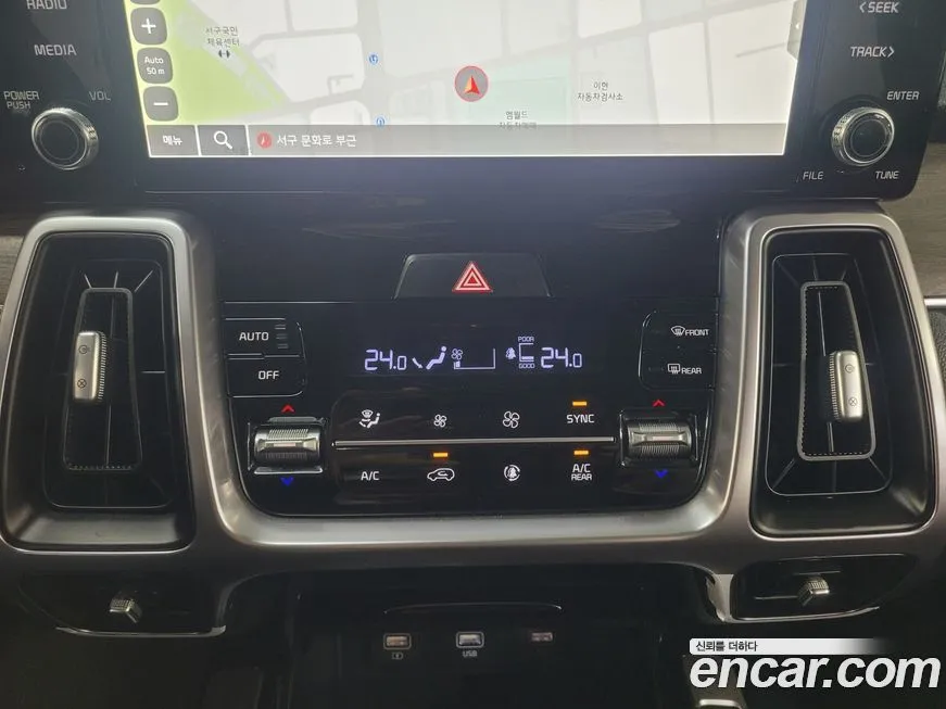 Kia Sorento — фото 9