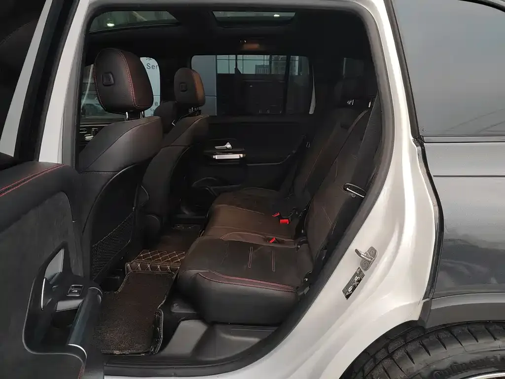 Mercedes-Benz GLB AMG — фото 4