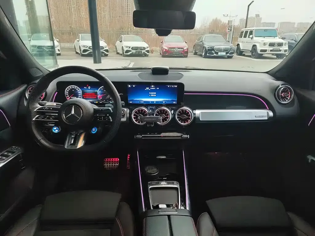 Mercedes-Benz GLB AMG — фото 3