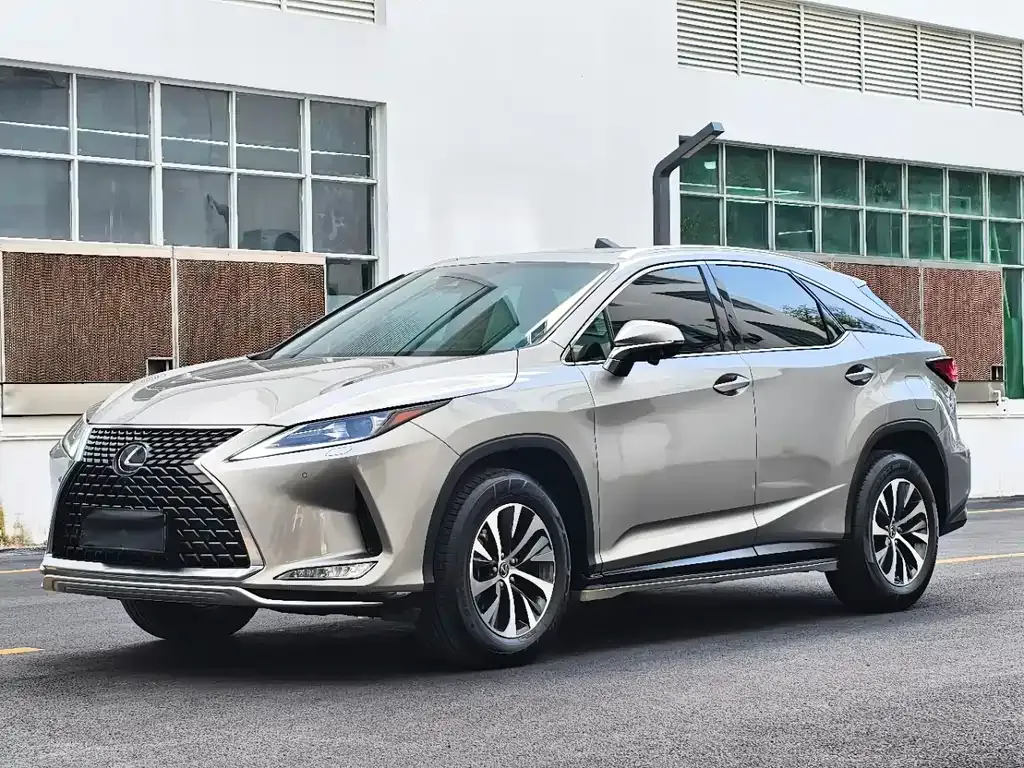 Lexus RX — фото 1