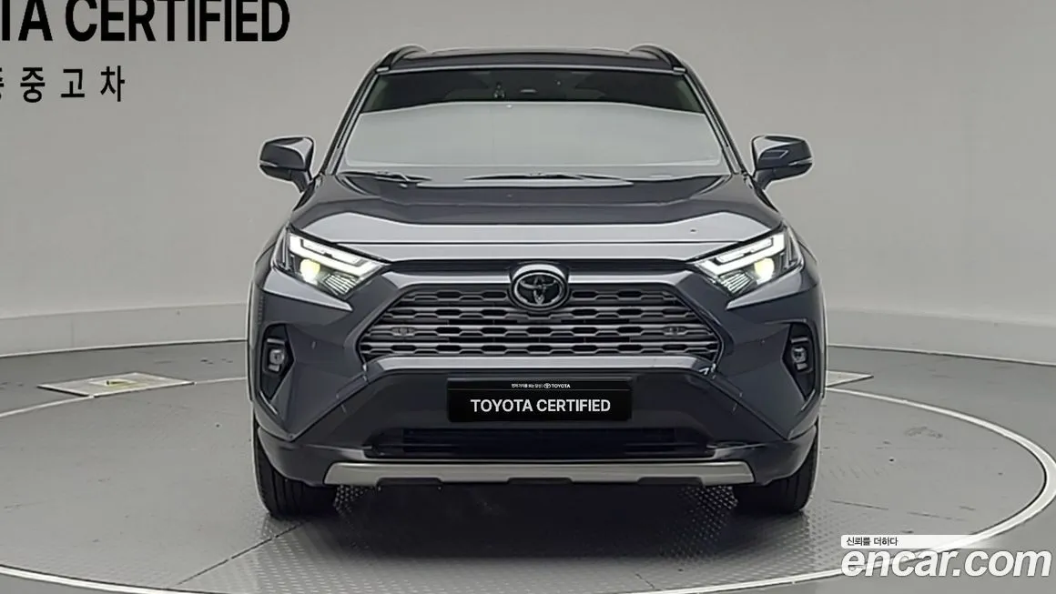 Toyota RAV4 — фото 4