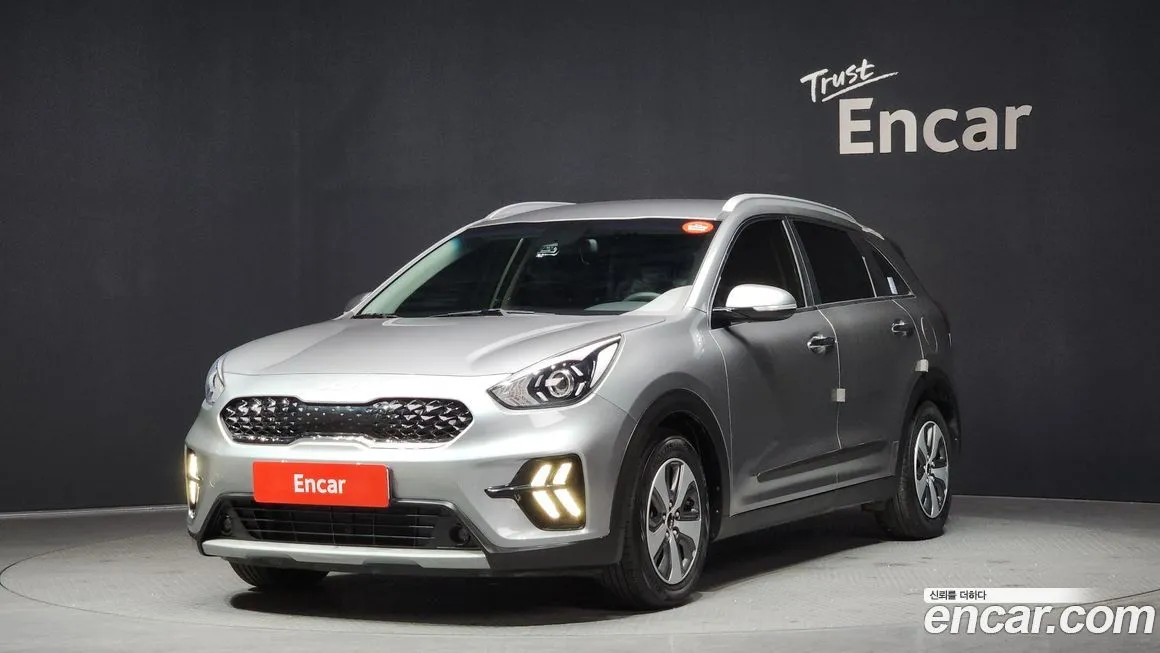 Kia Niro — фото 1