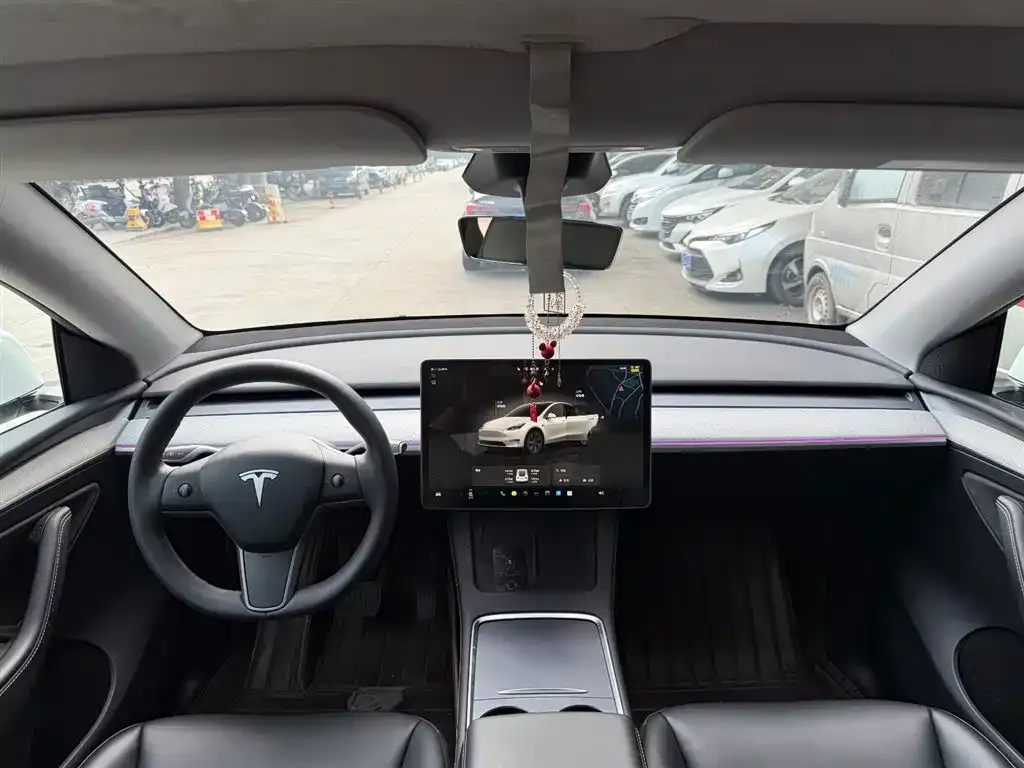 Tesla Model Y — фото 2