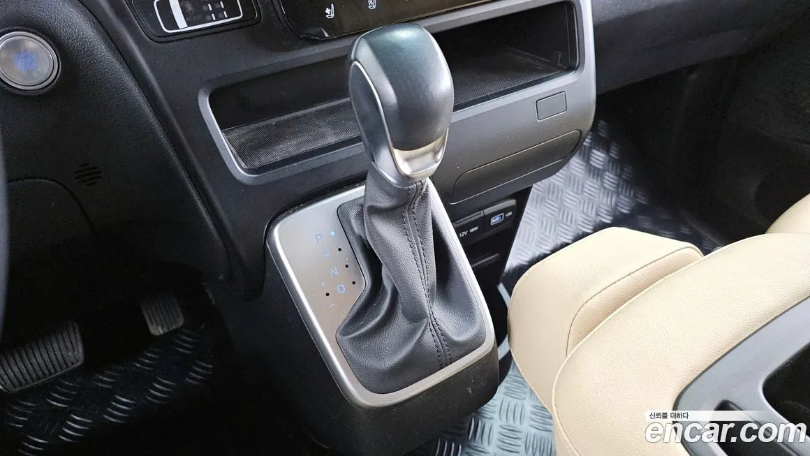 Hyundai Staria — фото 3