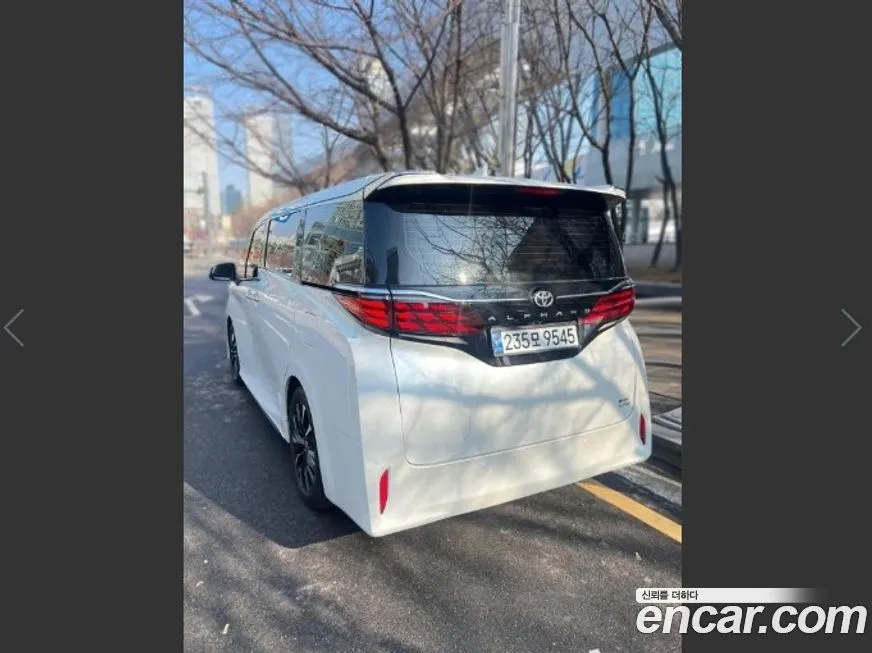 Toyota Alphard — фото 3