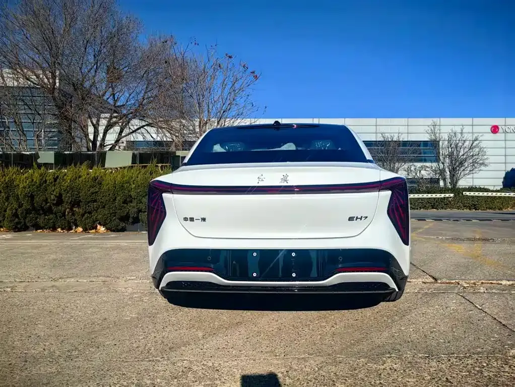 Hongqi EH7 — фото 10