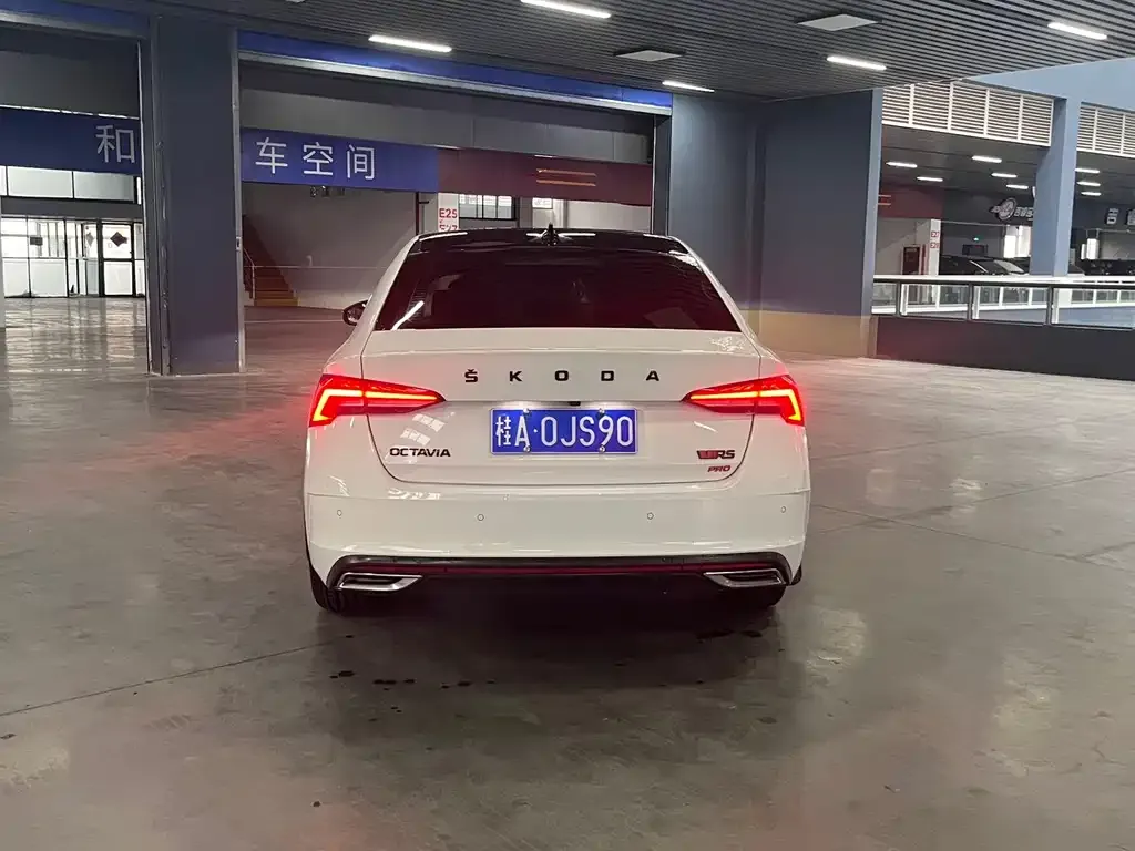 Skoda Octavia — фото 3