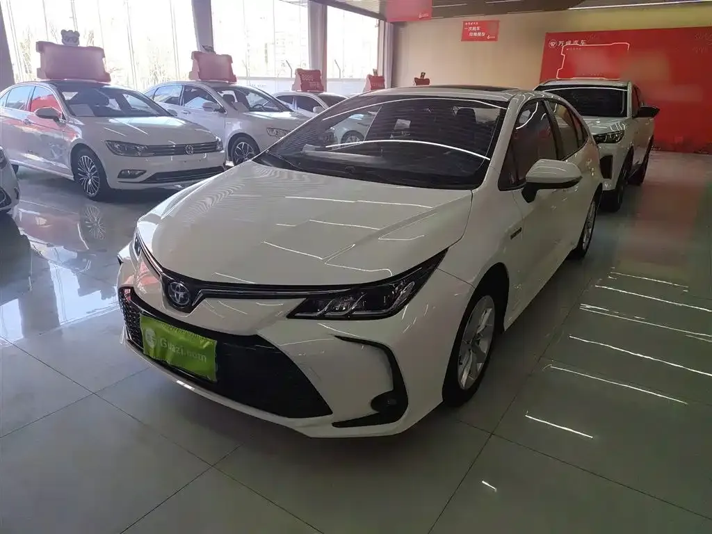 Toyota Corolla — фото 1
