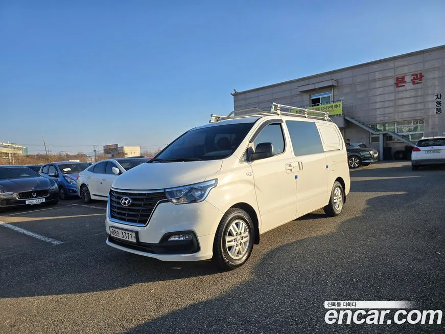 Hyundai Starex — фото 1