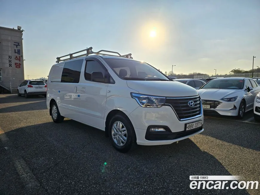 Hyundai Starex — фото 3