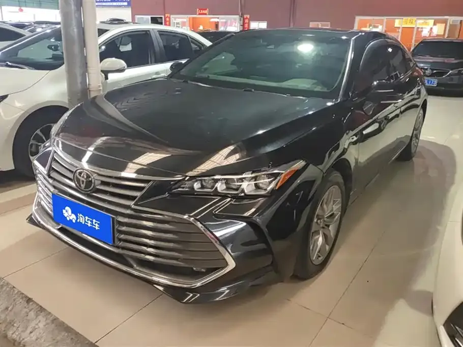 Toyota Avalon — фото 1