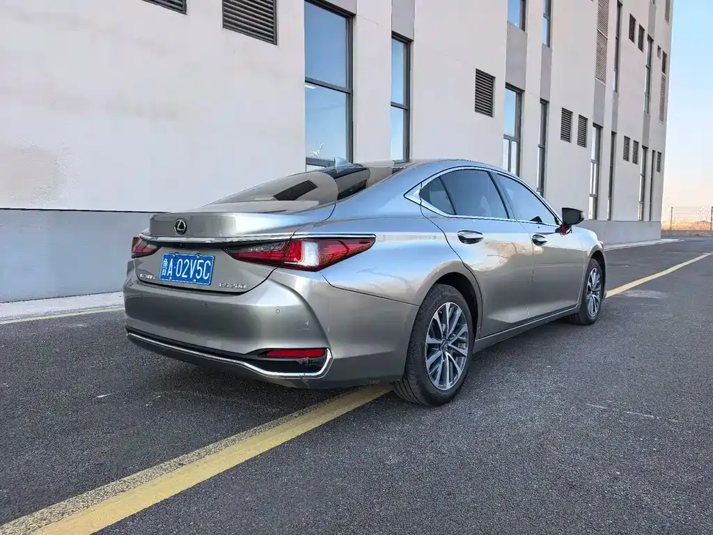 Lexus ES — фото 2