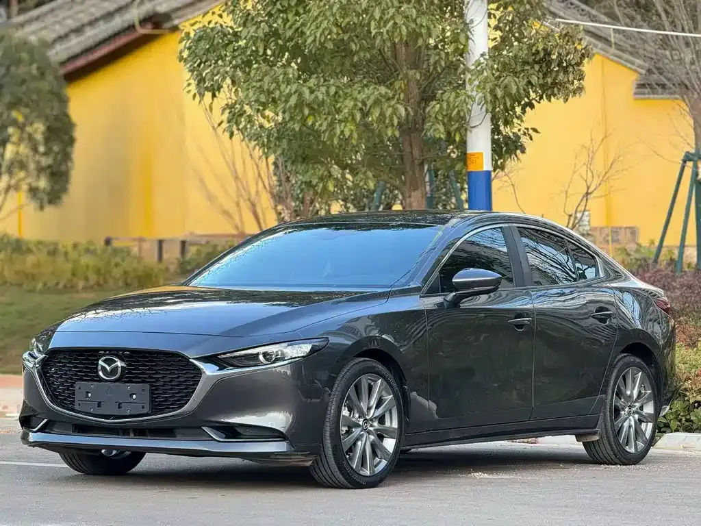 Mazda 3 Axela — фото 1