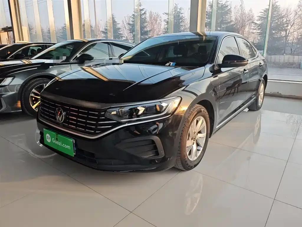 Volkswagen Passat — фото 1