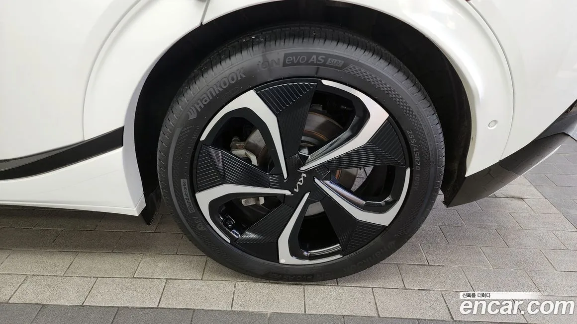 Kia EV6 — фото 8
