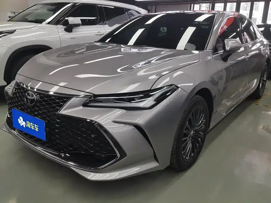 Toyota Avalon — фото 1