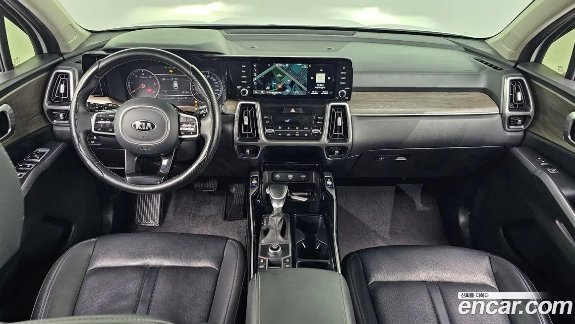 Kia Sorento — фото 7