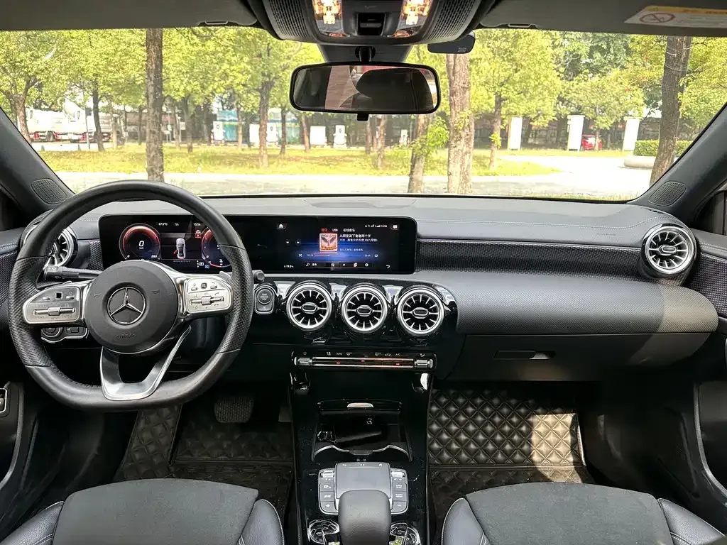 Mercedes-Benz A-Class — фото 10