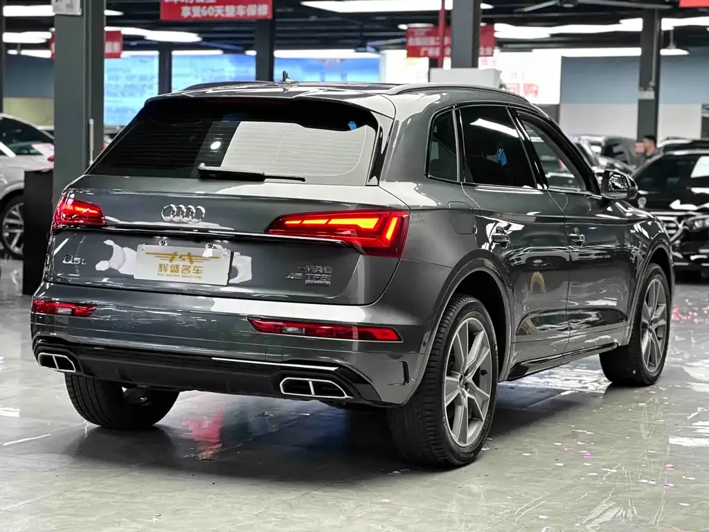 Audi Q5L — фото 3