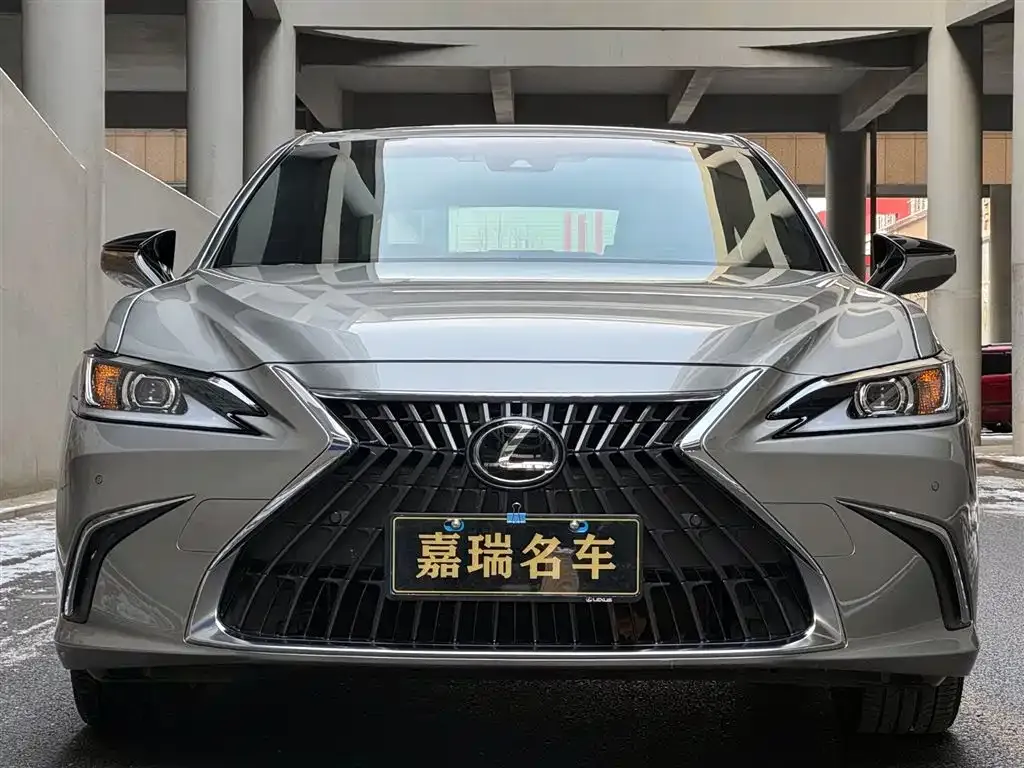 Lexus ES — фото 7