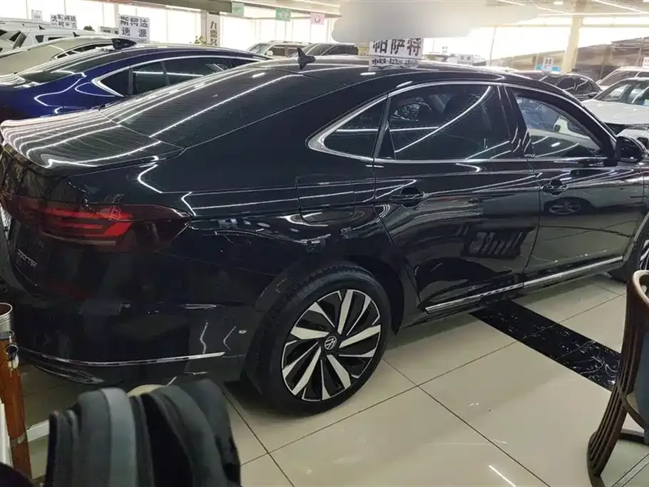 Volkswagen Passat — фото 8
