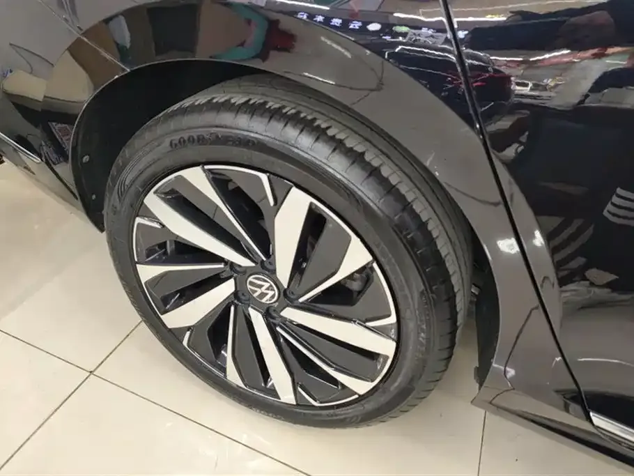 Volkswagen Passat — фото 9