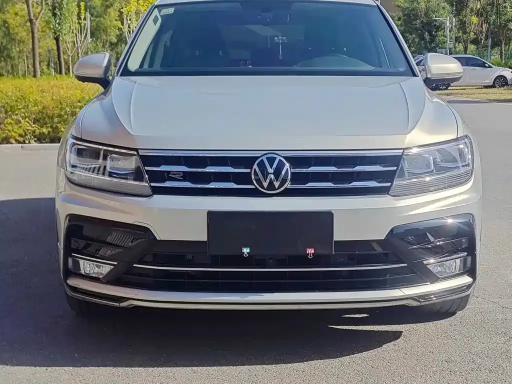 Volkswagen Tiguan L — фото 5
