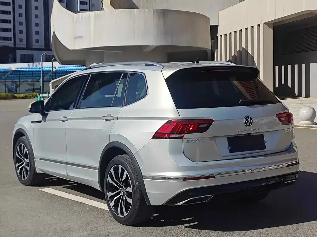 Volkswagen Tiguan L — фото 3