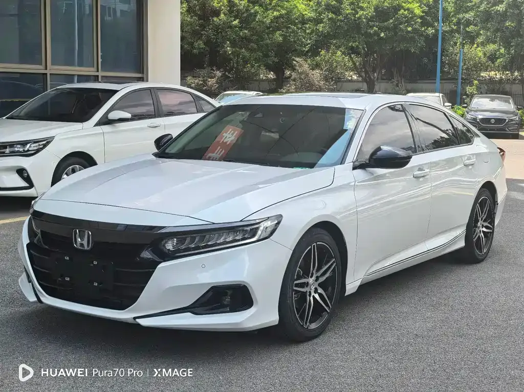 Honda Accord — фото 1