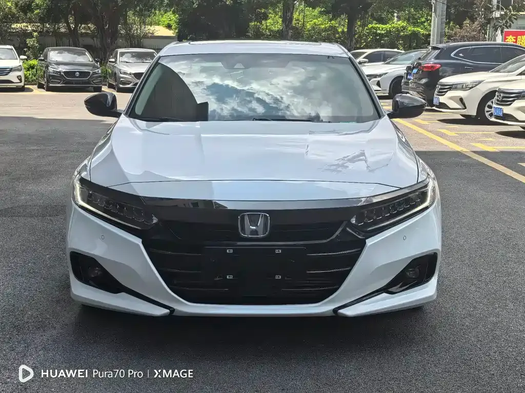 Honda Accord — фото 9